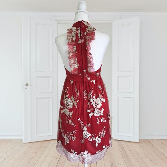 Voom by Joy Han dress. Red halter-style dress with intricate gold floral Size XS - Picture 9 of 9